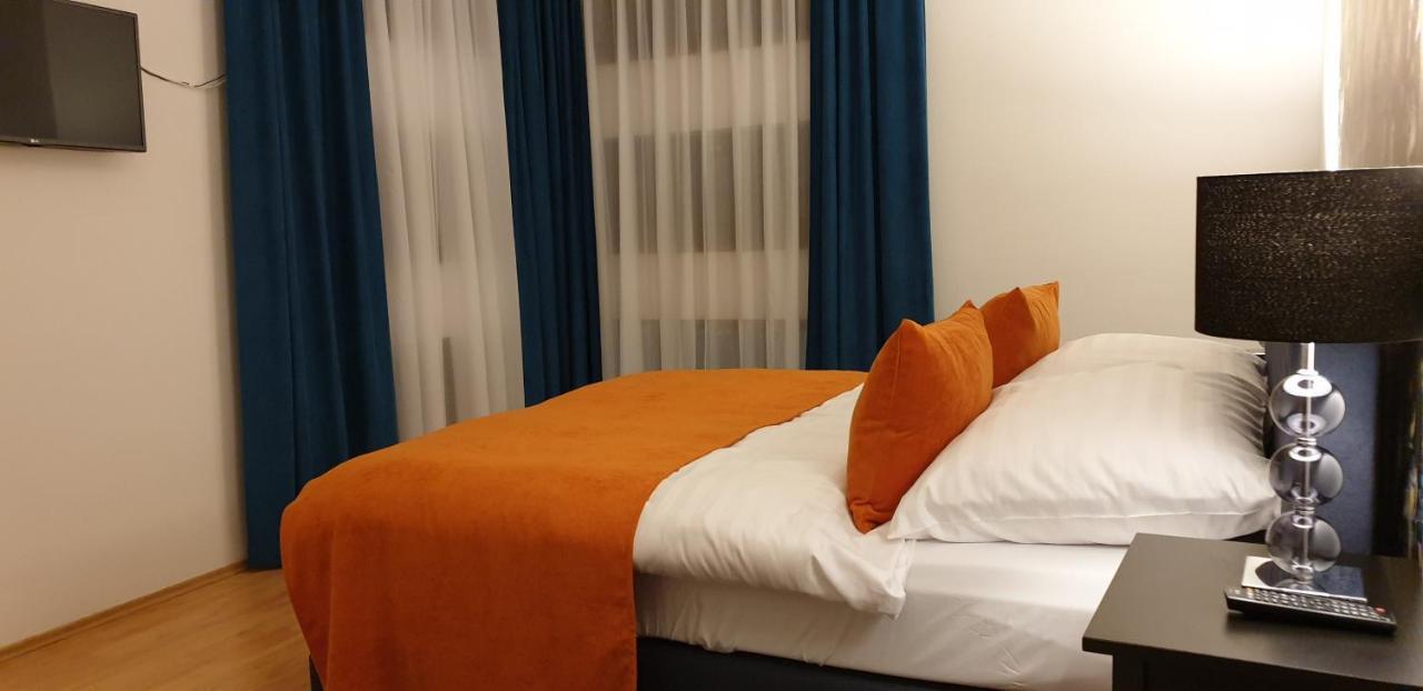 Grand Paradise Apartman Miskolc Exteriör bild