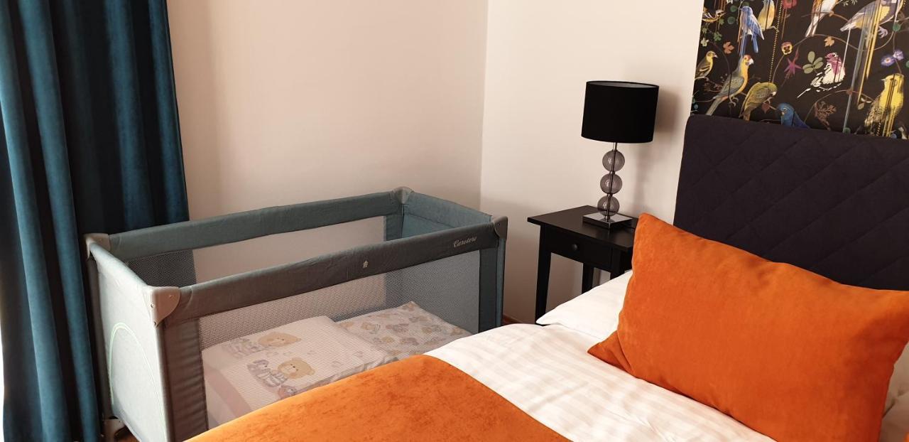 Grand Paradise Apartman Miskolc Exteriör bild